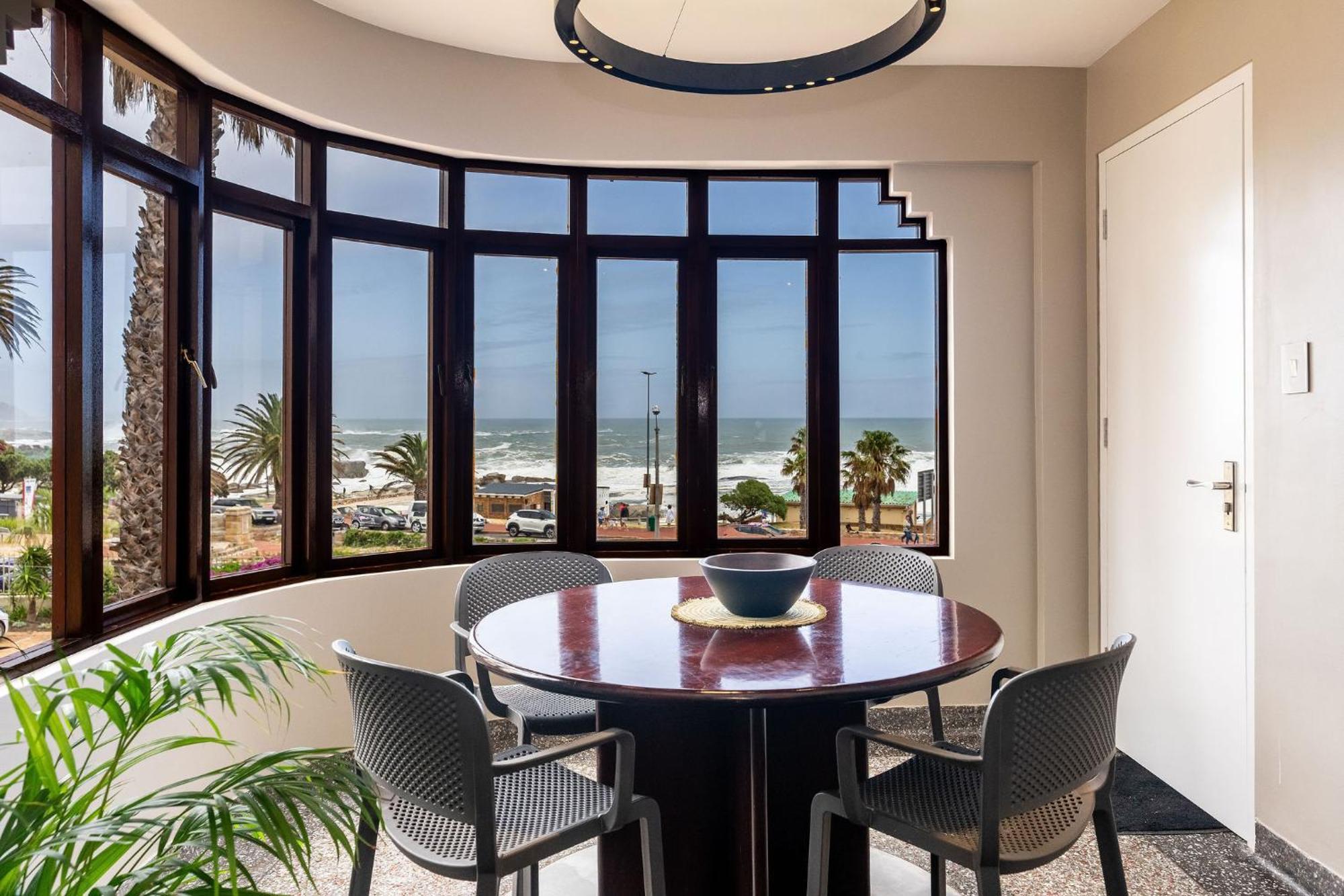 Aparthotel Camps Bay Village - And