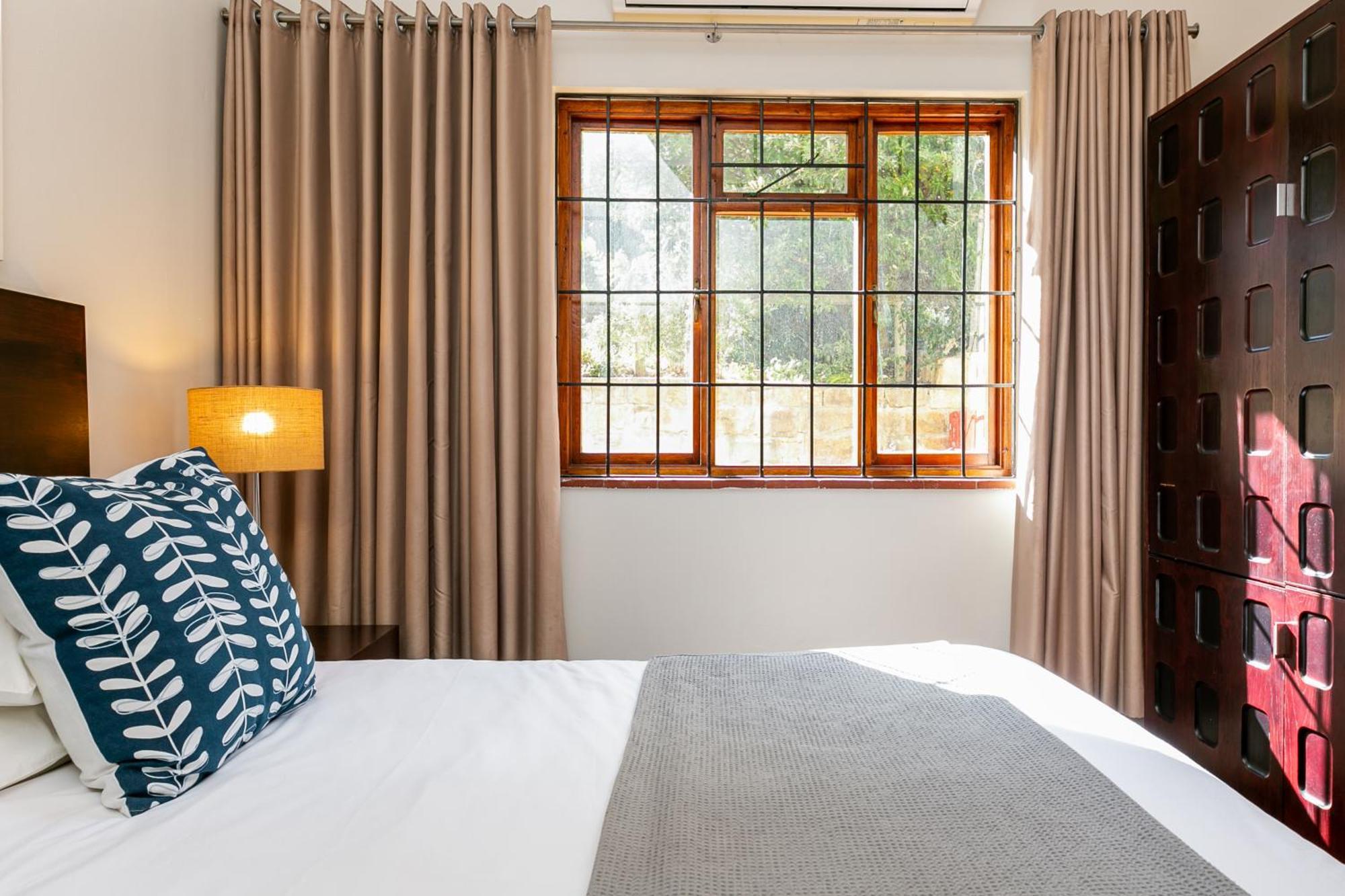 Camps Bay Village - And Cape Town