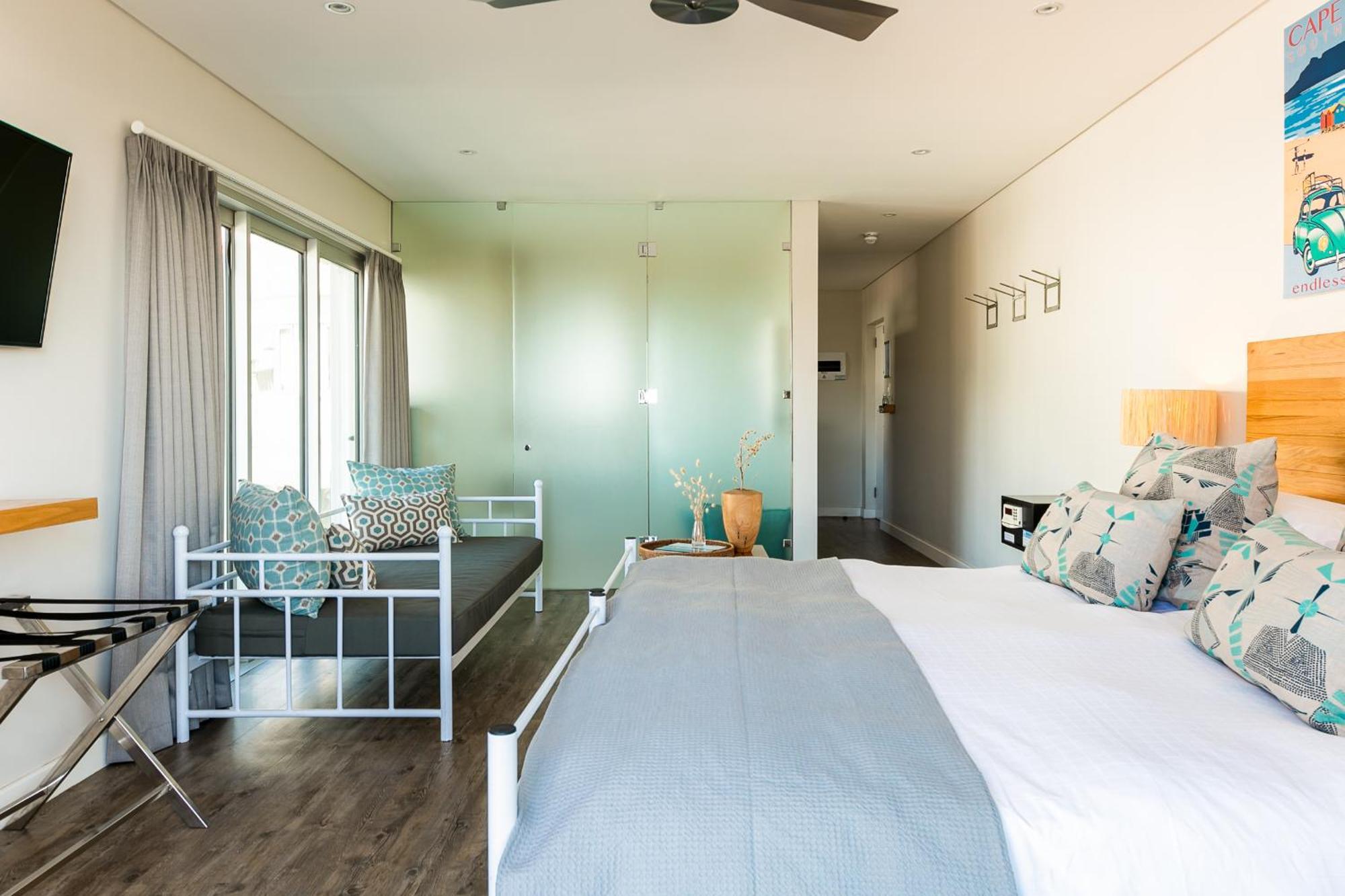 Camps Bay Village - And 3*