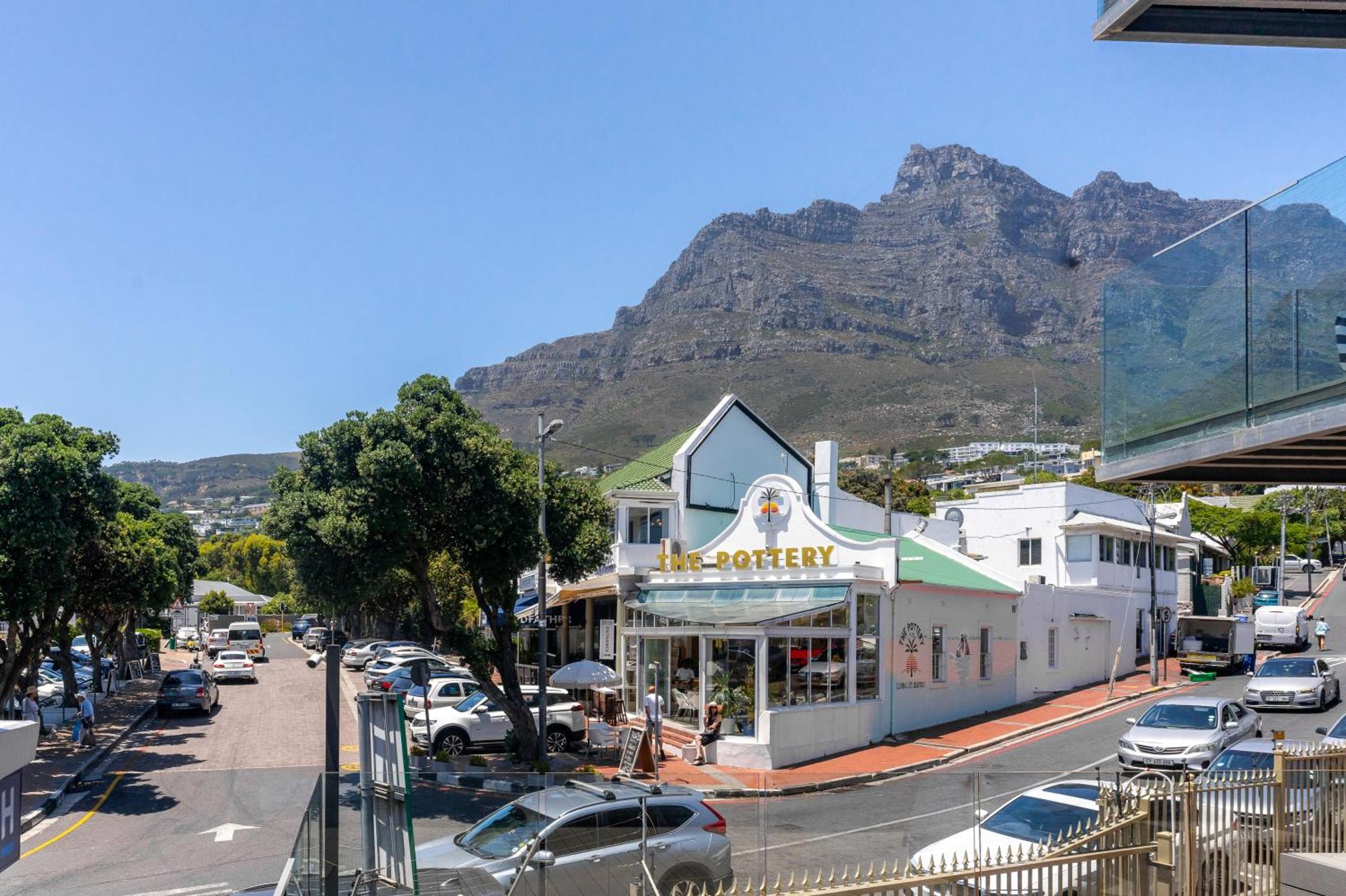 Aparthotel Camps Bay Village